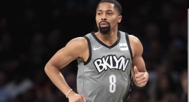 国际篮球对抗赛：替补内线球员的团结协作与篮球精神胜利